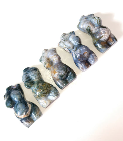 Pregnant goddess | moss agate
