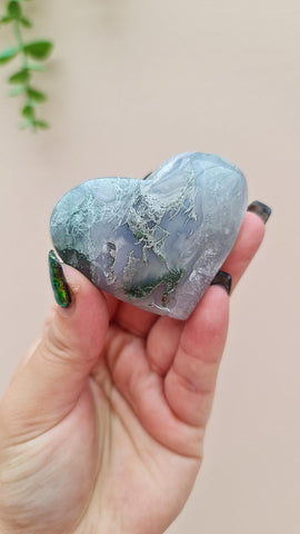 Moss agate | Heart carving