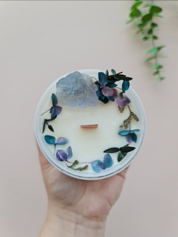 Flurite | The candle of positivity and focus